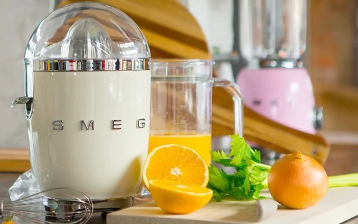 SMEG Citrus Juicer Cream Banner Photo